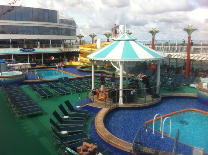 The pool area of the Norwegian Pearl.