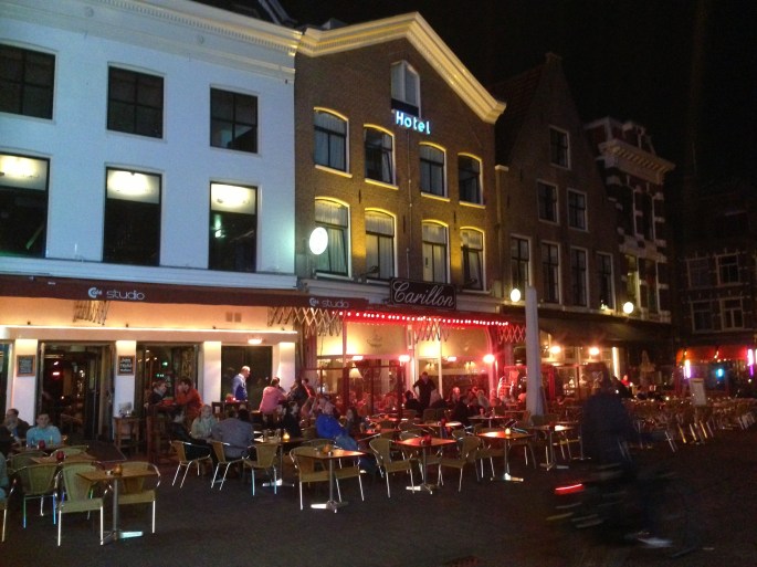 The Hotel Carillon at night was busy but the rooms were quiet.  