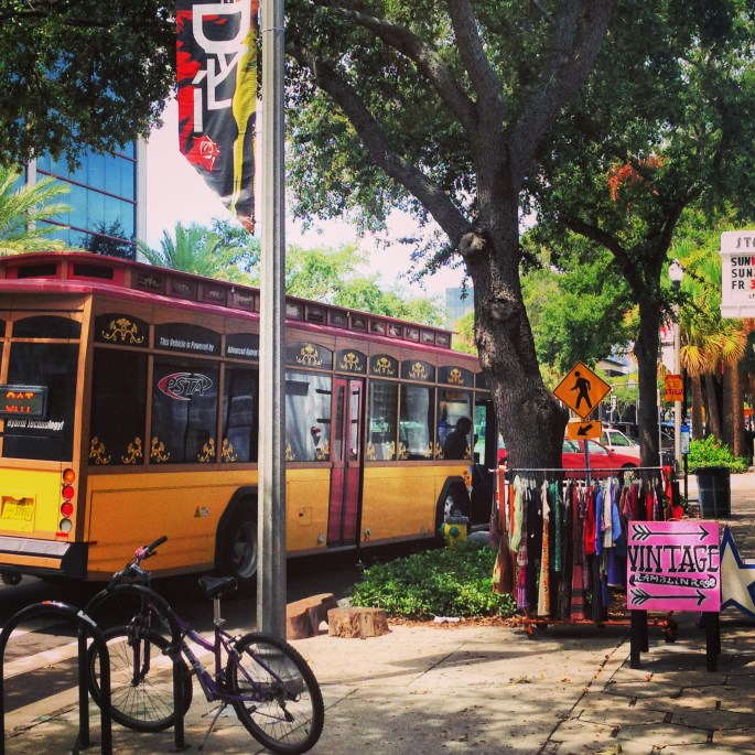 One of the arts districts in St. Petersburg, the Central Arts District, has links to the other districts with a trolley service.